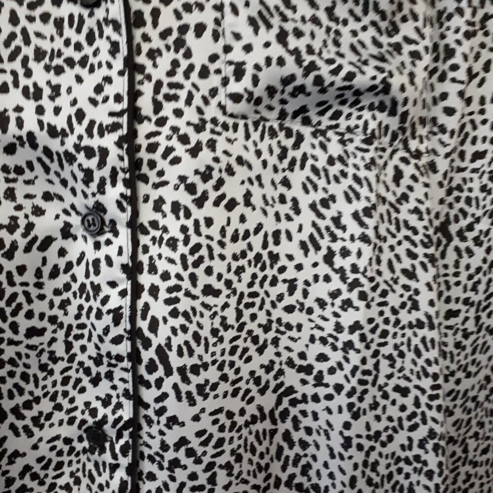 NWT Cupcakes & Cashmere blue / black animal print PJ inspired blouse, L - Picture 11 of 11